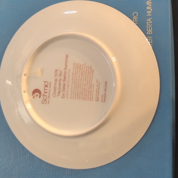 Vintage Christmas 1978 "The Trio" Collector's Plate - Picture 2 of 5